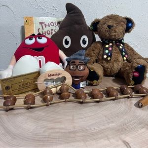 5lbs of beautiful brown! M&Ms teddy bear and plush, Children’s Book, & Massagers